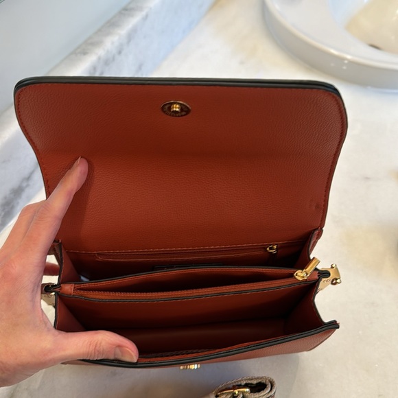 Jenn and Co Crossbody purse - Picture 2 of 9